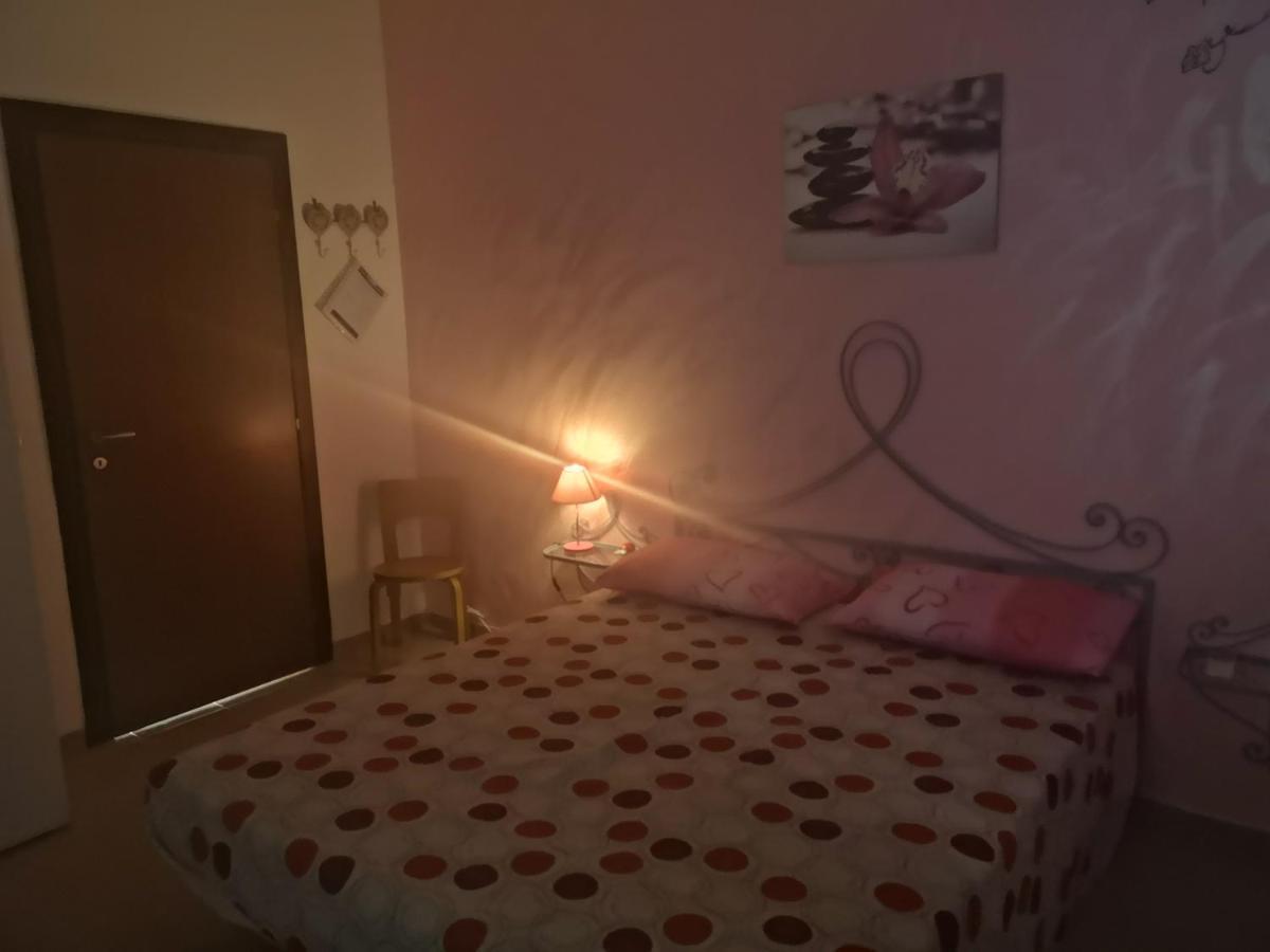 B&B Angolo Magico 帕拉比塔 外观 照片