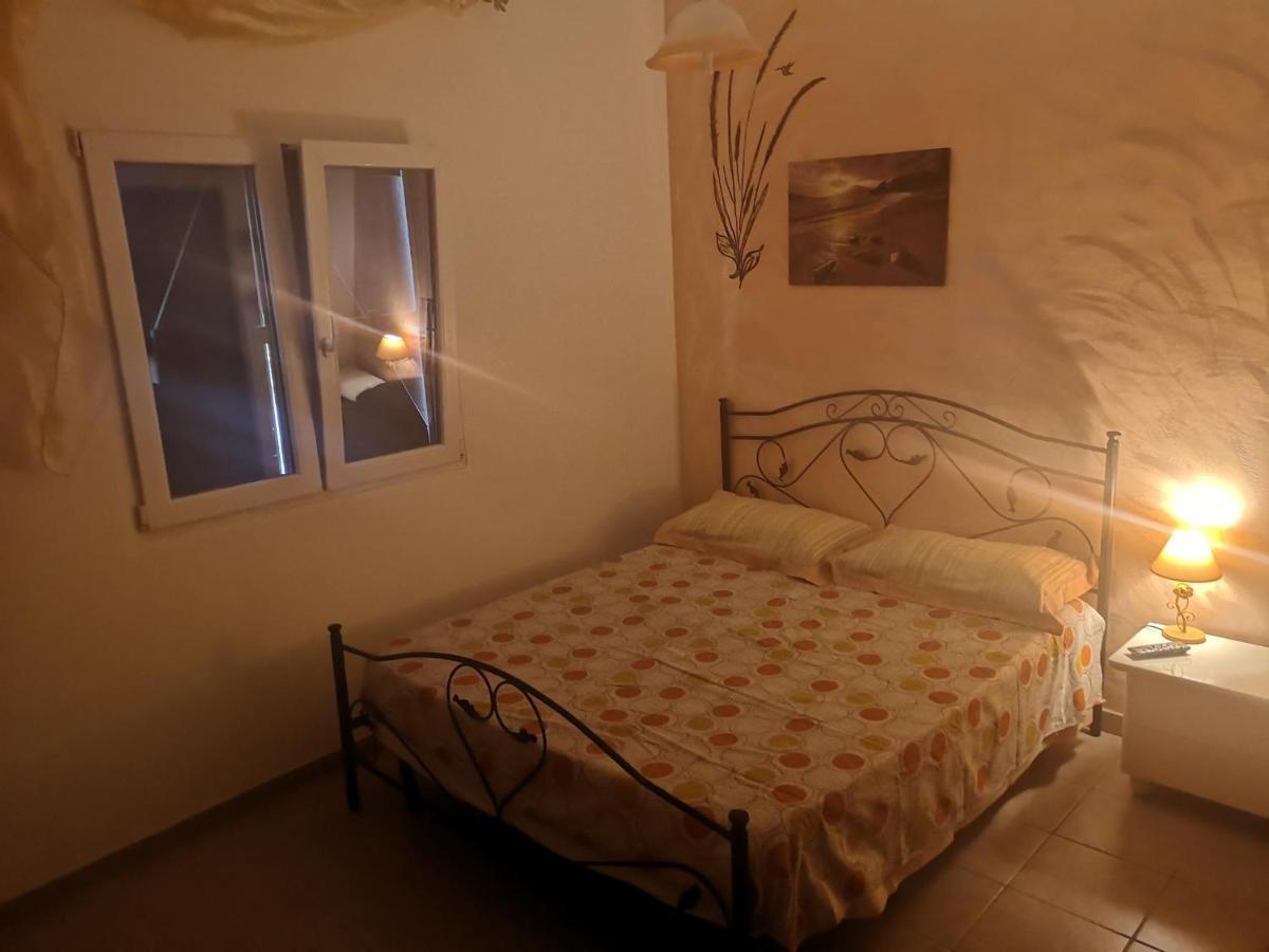 B&B Angolo Magico 帕拉比塔 外观 照片