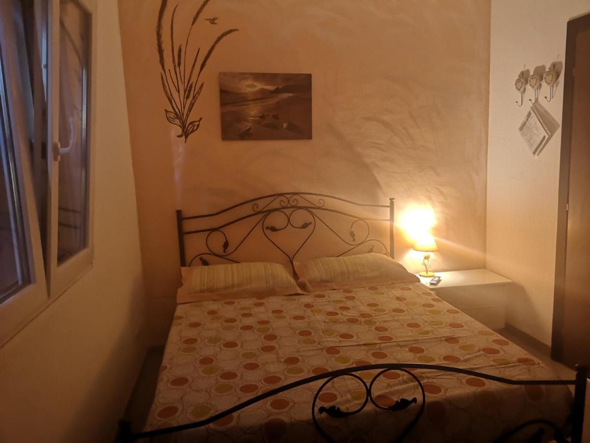 B&B Angolo Magico 帕拉比塔 外观 照片