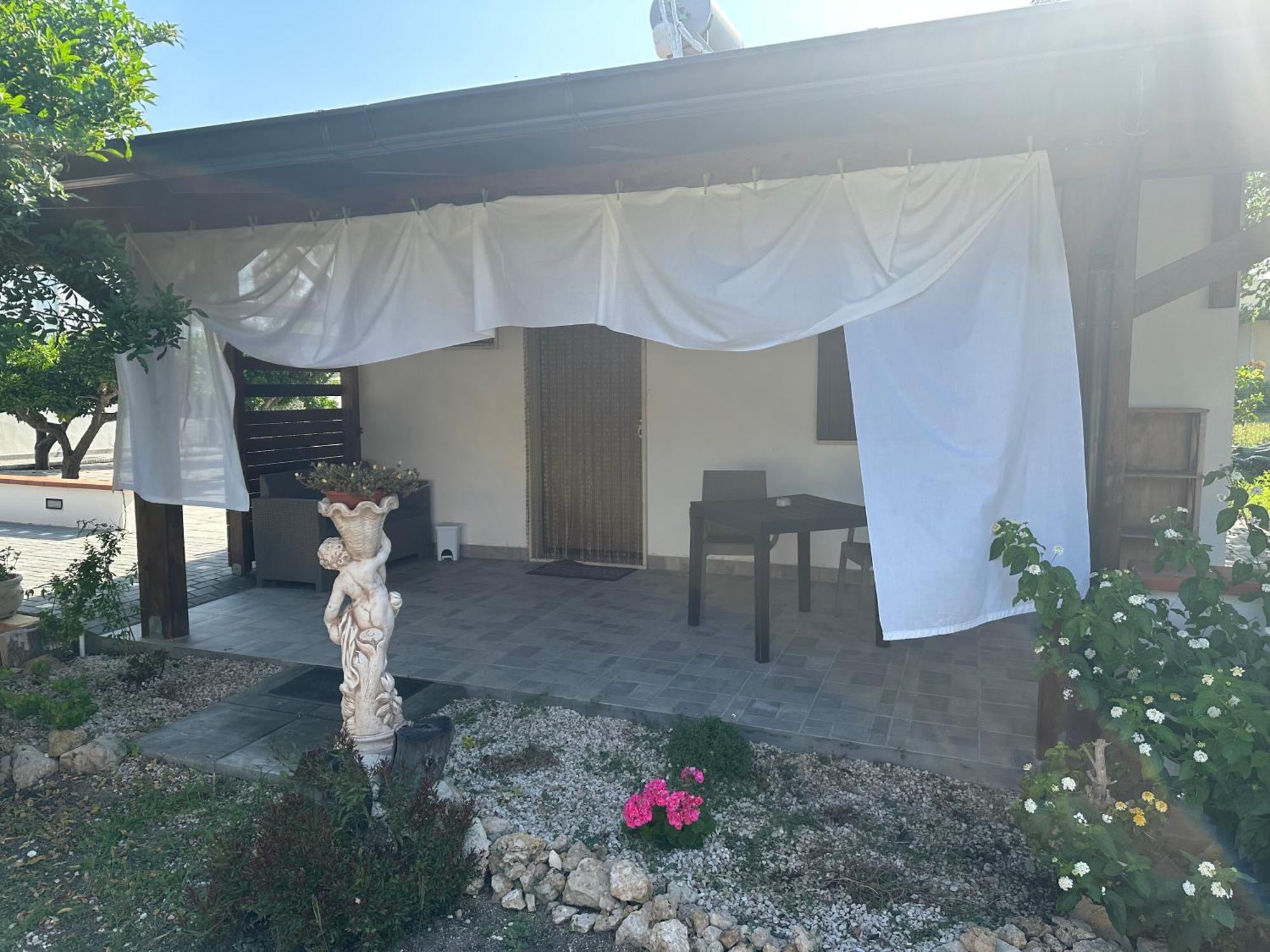 B&B Angolo Magico 帕拉比塔 外观 照片