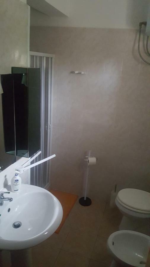 B&B Angolo Magico 帕拉比塔 外观 照片