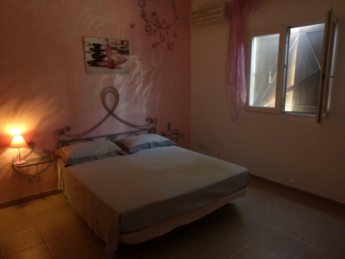 B&B Angolo Magico 帕拉比塔 外观 照片